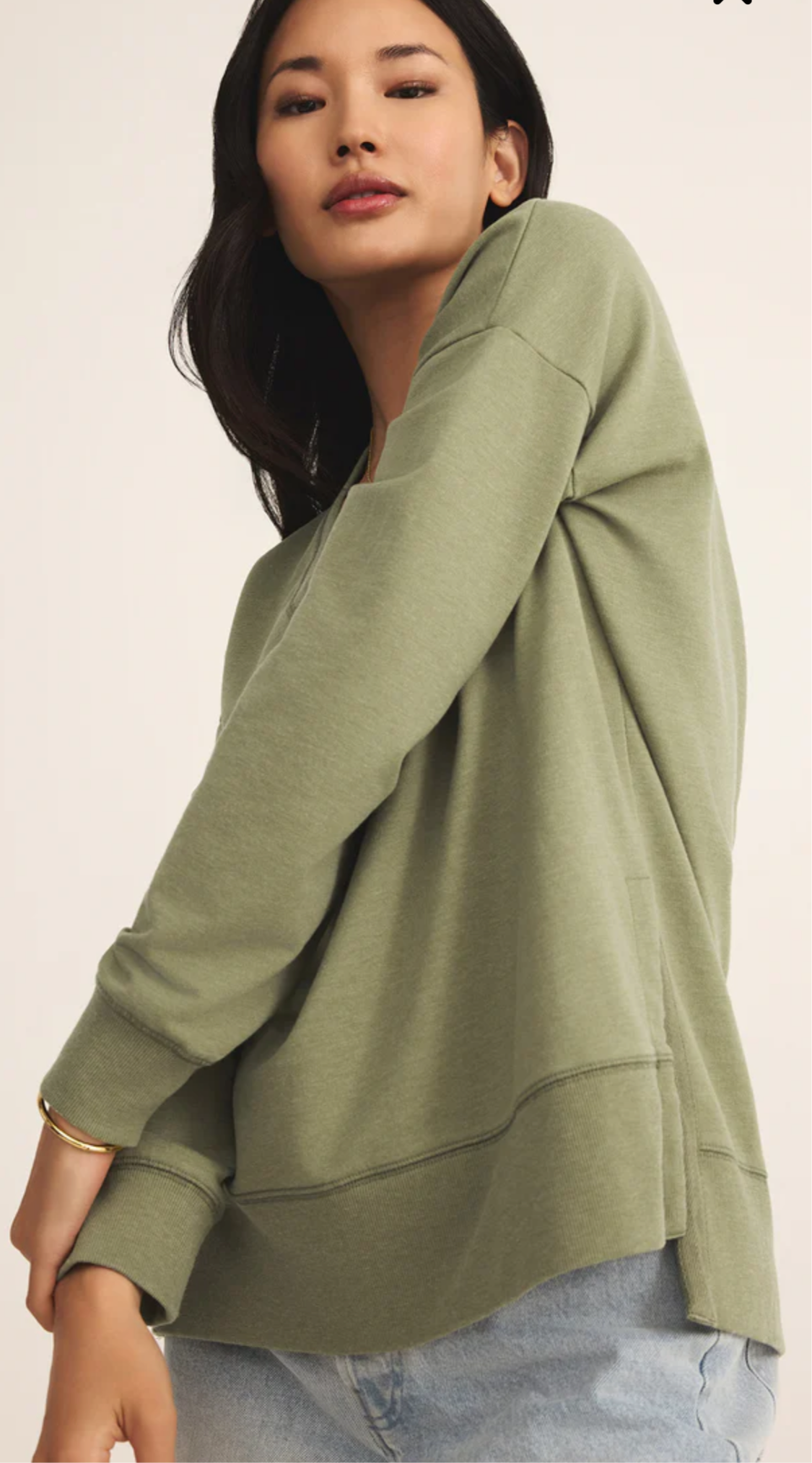 Modern V neck Weekender