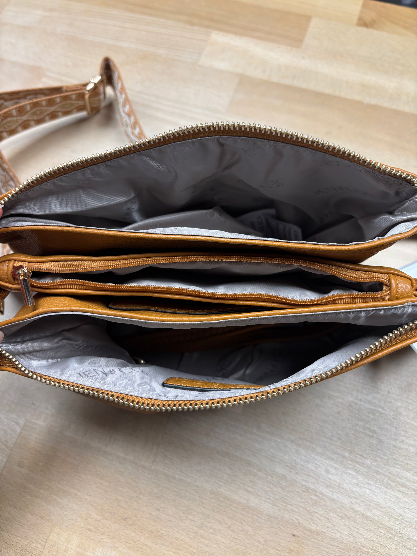 Izzy Crossover- Black