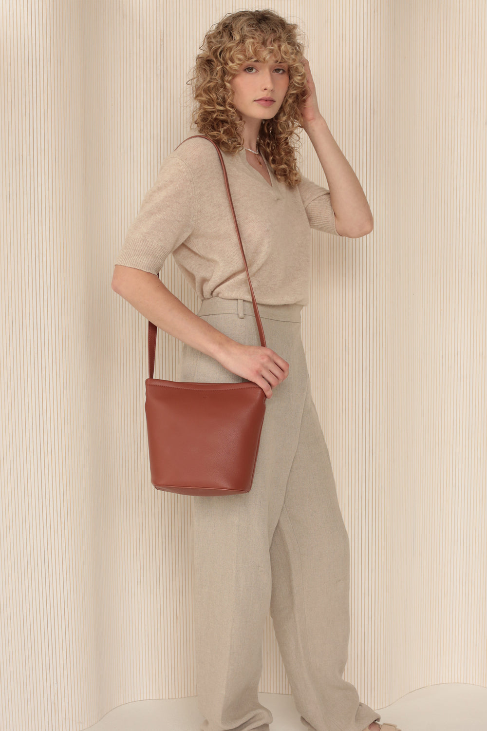 Mini Mia Bucket Bag - Walnut