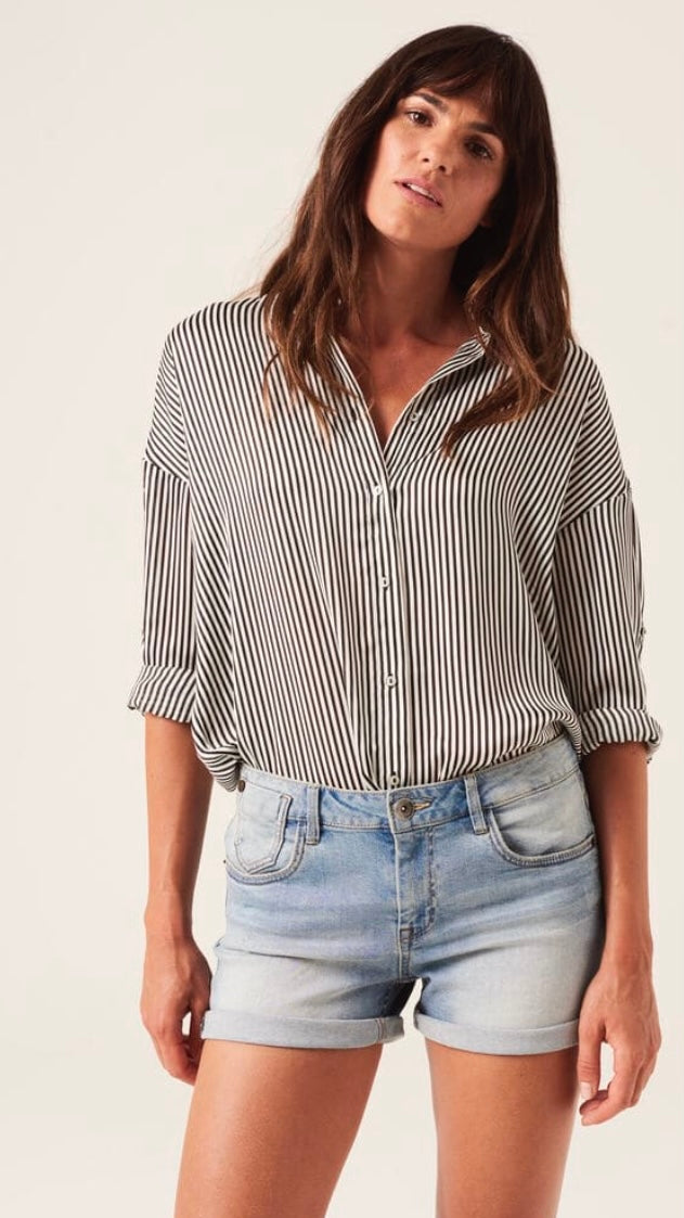 Rachelle Slim Fit Vintage Short