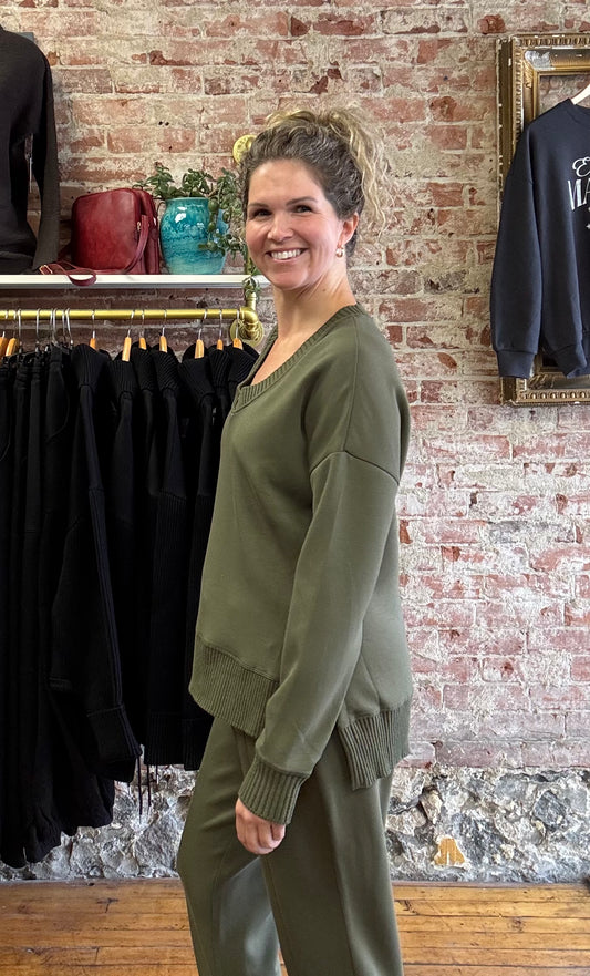 Vixie Vneck Sweater