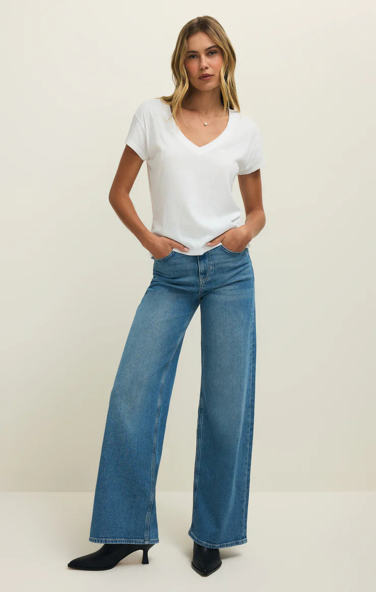 Modern V-neck - White