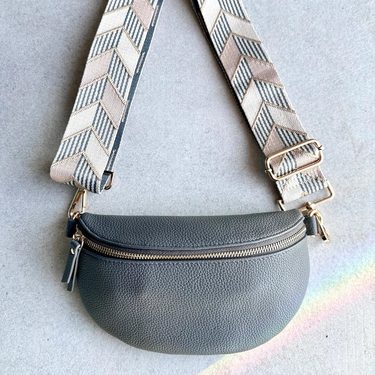 Justine Crossbody - Grey