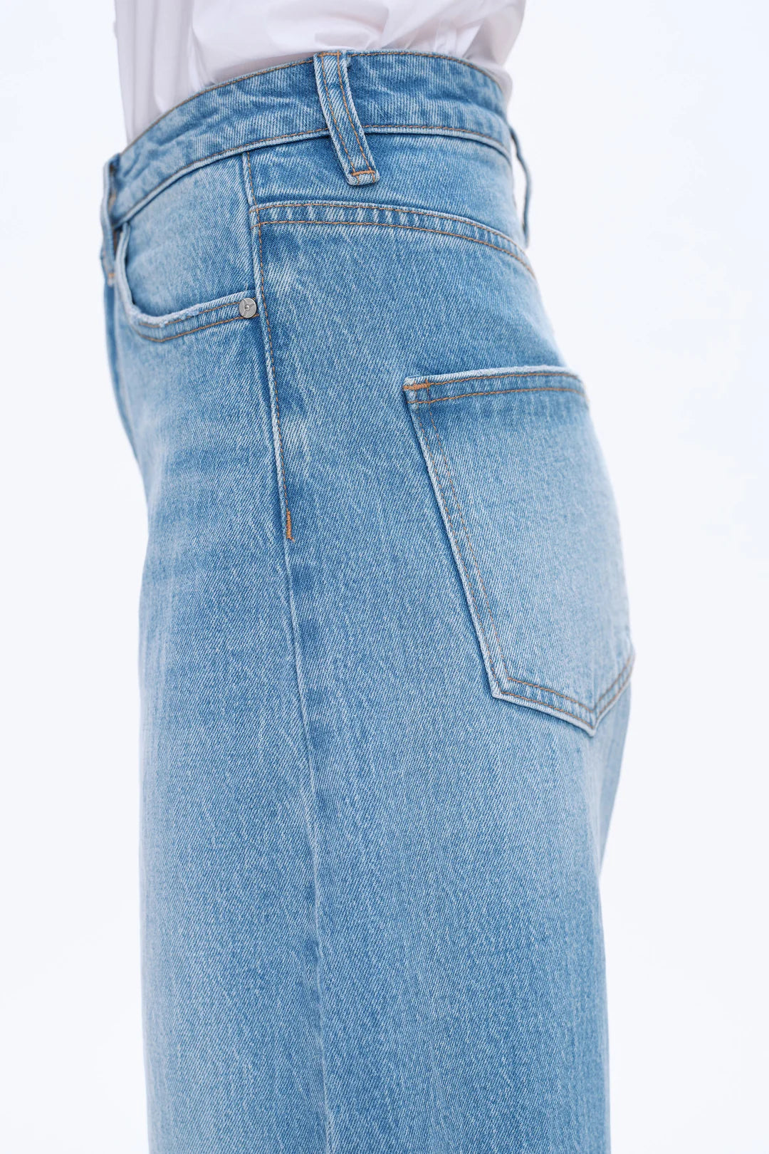 Daisy High Rise Barrel Jean